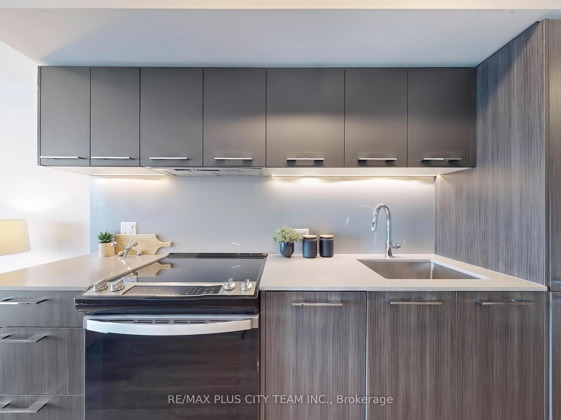 Photo 8 of Unit 806, 45 Baseball Place, Toronto, South Riverdale — HOMEH