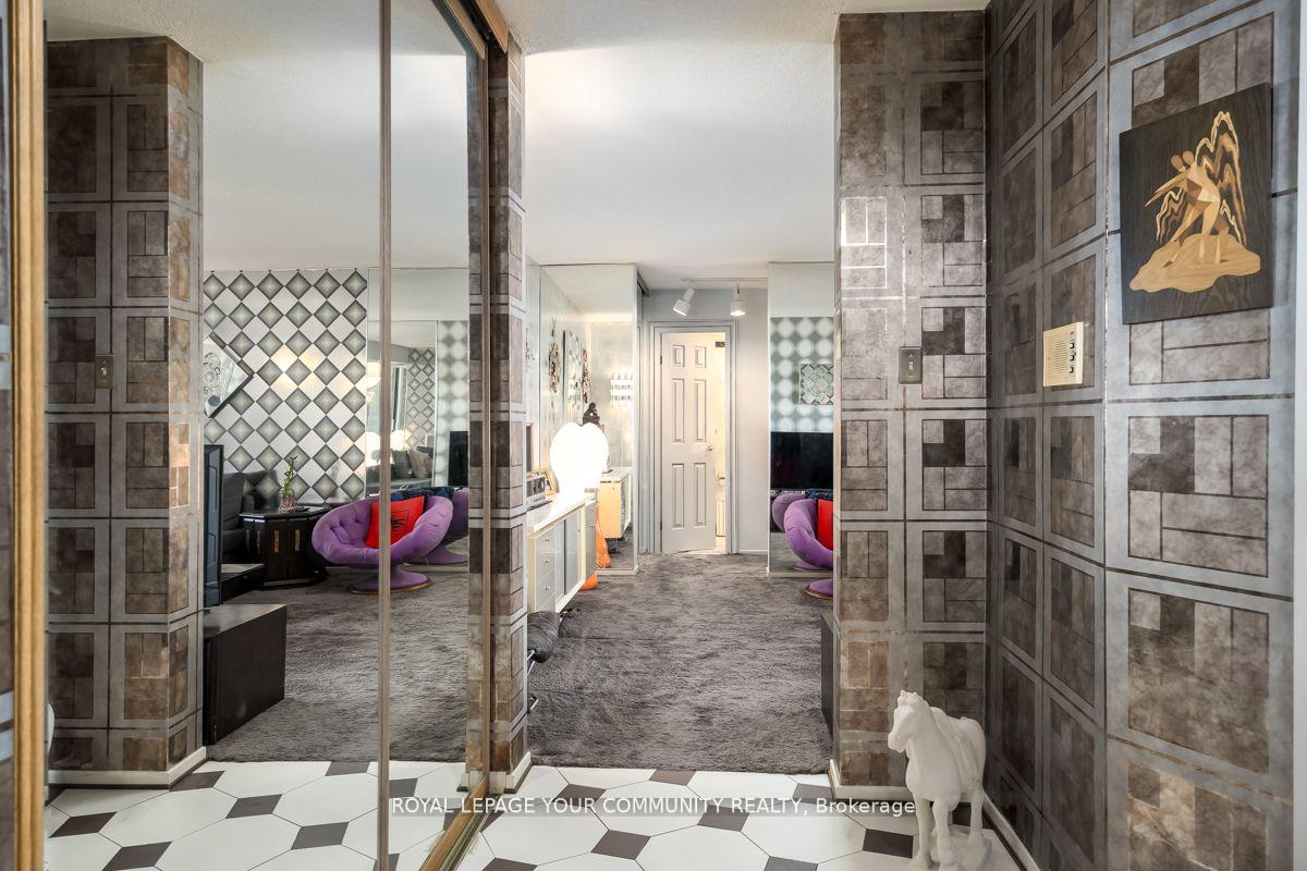 Photo 5 of Unit 1204, 150 Neptune Drive, Toronto, Englemount-Lawrence — HOMEH