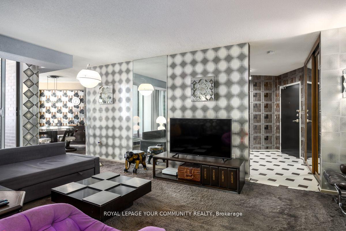 Photo 9 of Unit 1204, 150 Neptune Drive, Toronto, Englemount-Lawrence — HOMEH