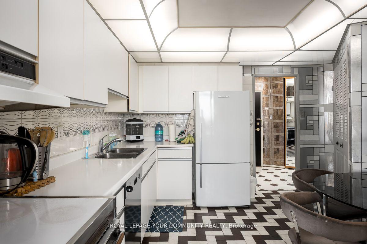 Photo 14 of Unit 1204, 150 Neptune Drive, Toronto, Englemount-Lawrence — HOMEH