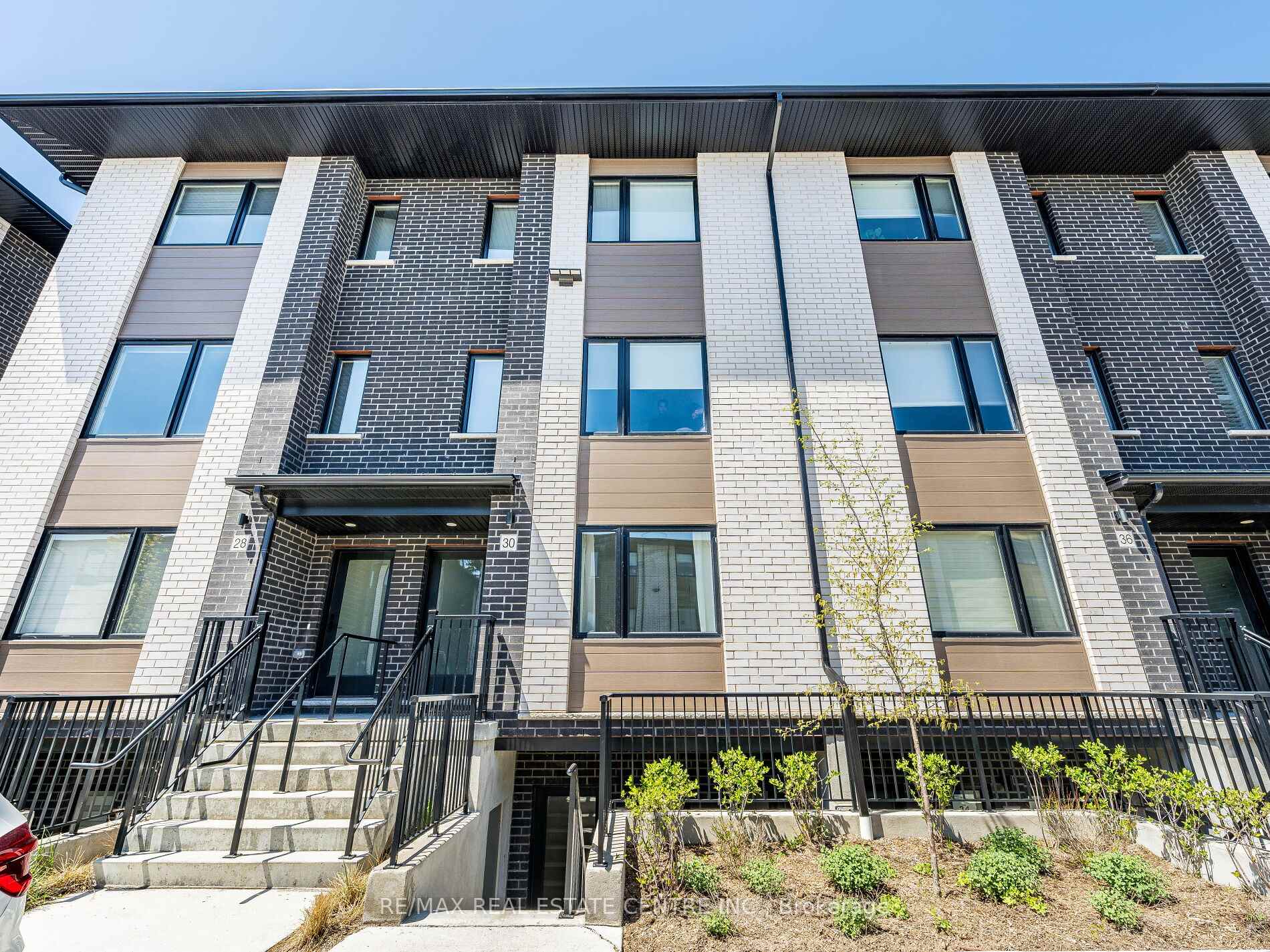 Photo 1 of 32 Lily Lane, Guelph, Clairfields/Hanlon Business Park — HOMEH