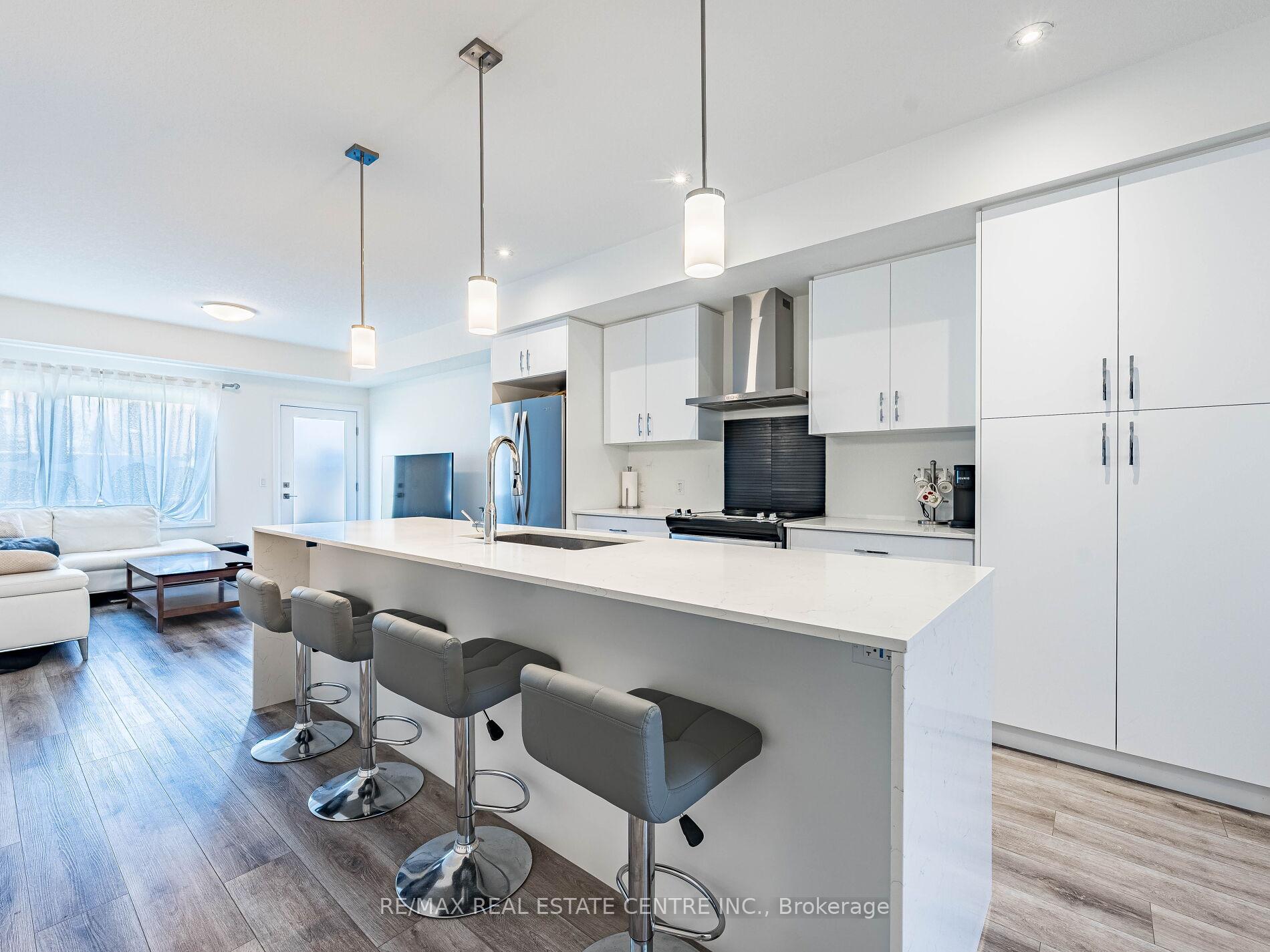 Photo 27 of 32 Lily Lane, Guelph, Clairfields/Hanlon Business Park — HOMEH