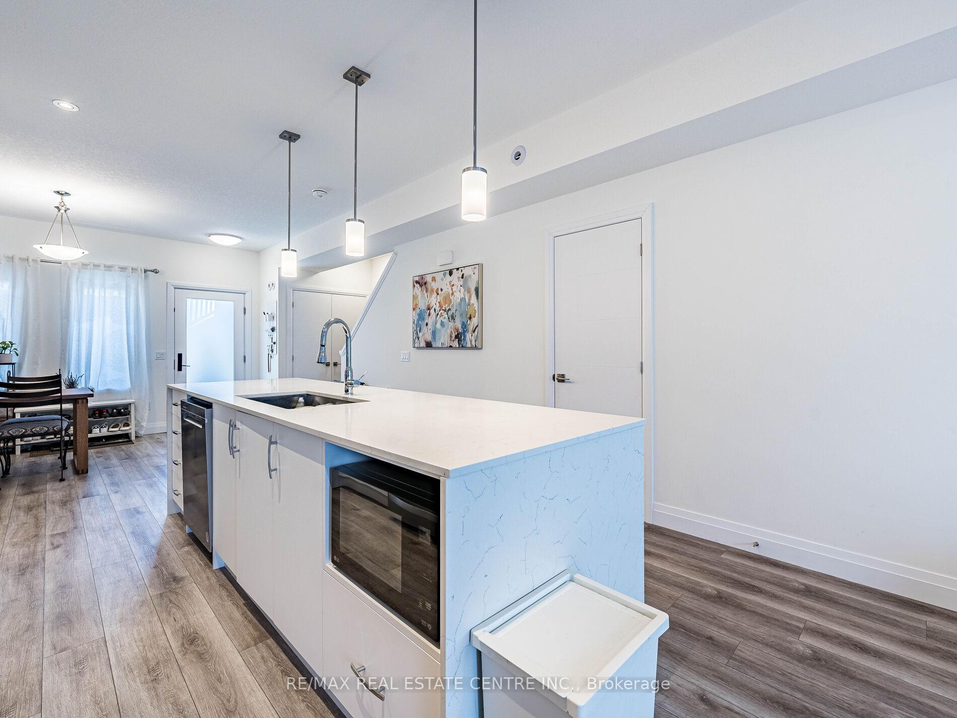 Photo 37 of 32 Lily Lane, Guelph, Clairfields/Hanlon Business Park — HOMEH