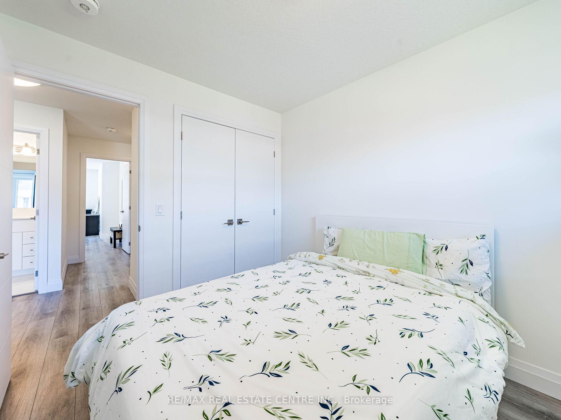 Photo 39 of 32 Lily Lane, Guelph, Clairfields/Hanlon Business Park — HOMEH