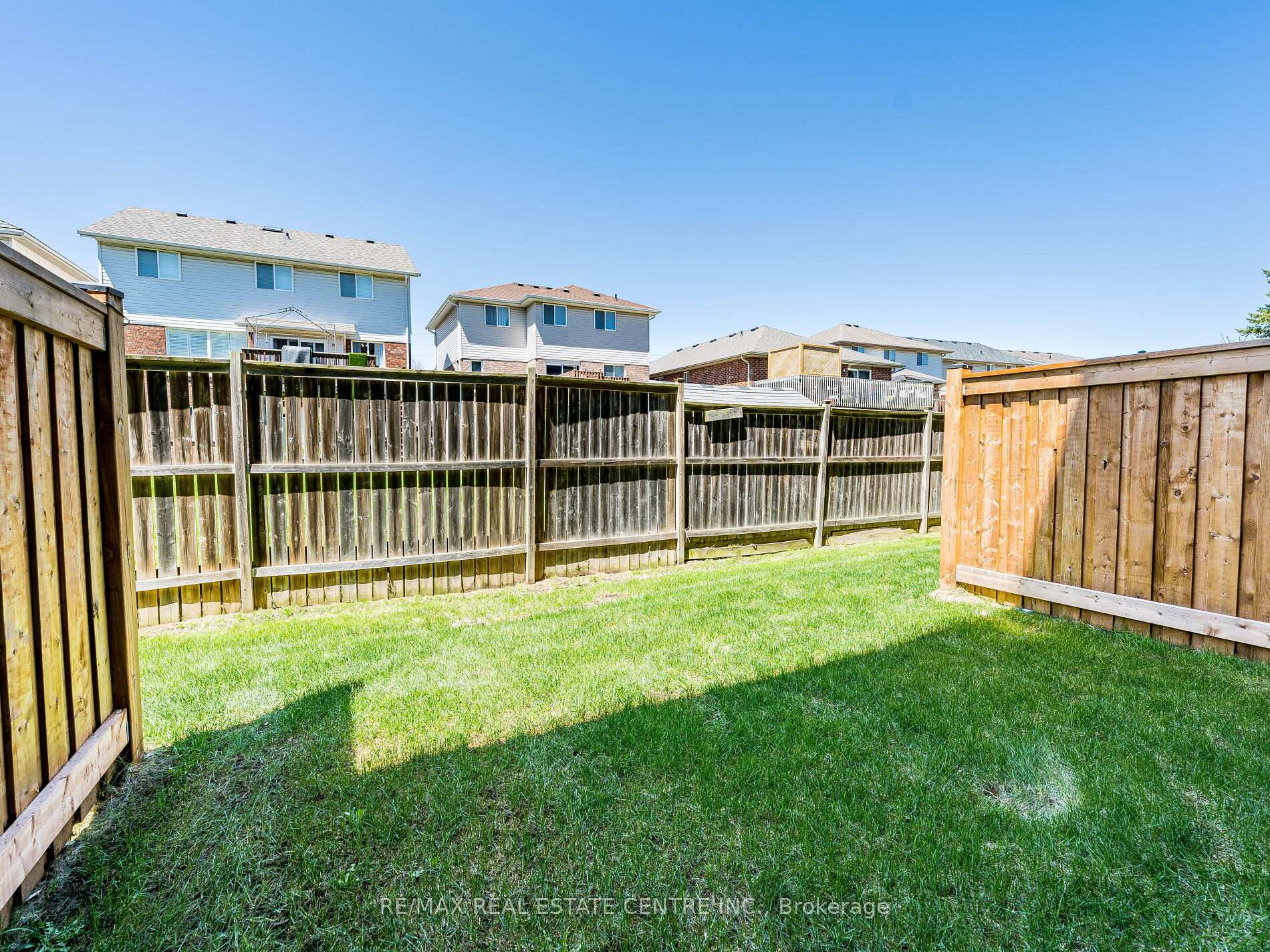Photo 29 of 32 Lily Lane, Guelph, Clairfields/Hanlon Business Park — HOMEH