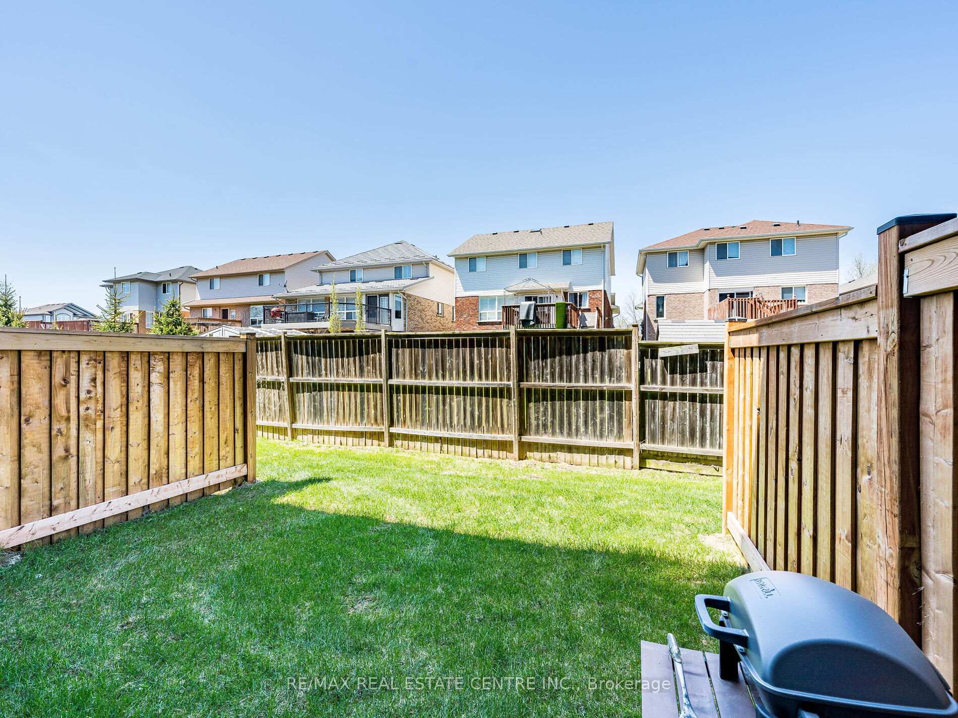 Photo 41 of 32 Lily Lane, Guelph, Clairfields/Hanlon Business Park — HOMEH