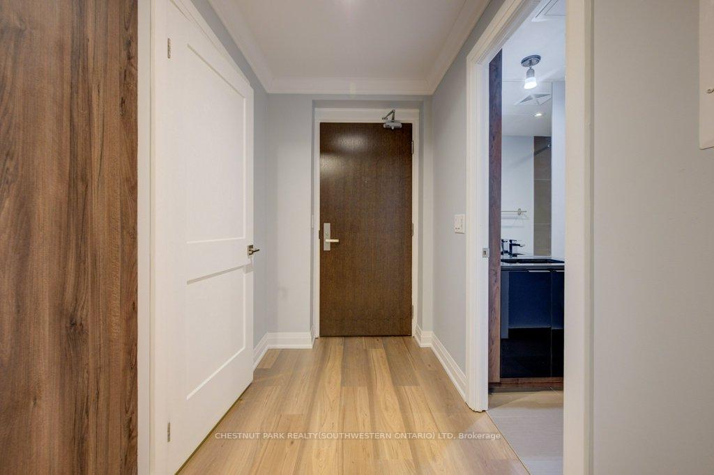 Photo 4 of Unit 1008, 70 Temperance Street, Toronto, Bay Street Corridor — HOMEH