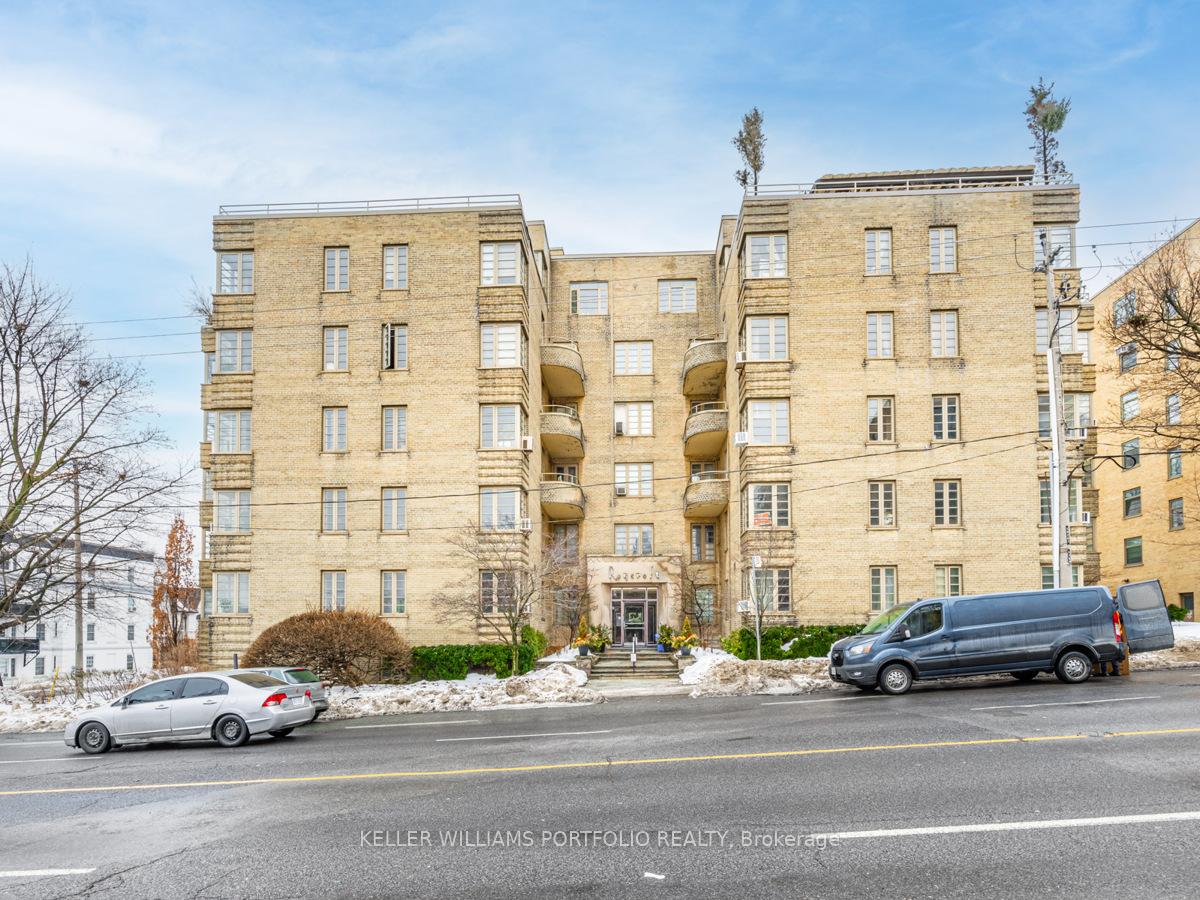 Front of Unit 511, 707 Eglinton Avenue W