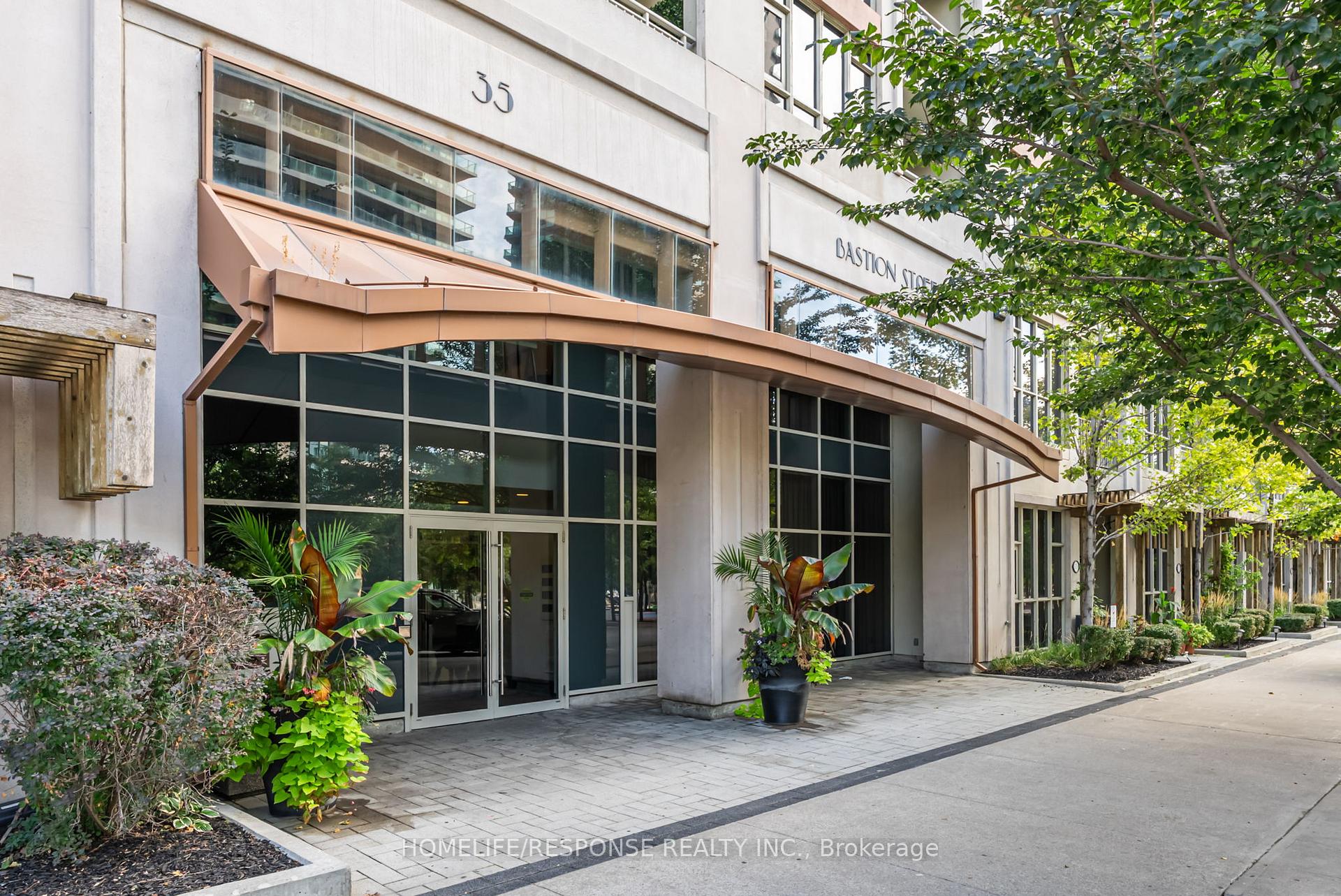 Photo 6 of Unit PH2002, 35 Bastion Street, Toronto, Niagara — HOMEH