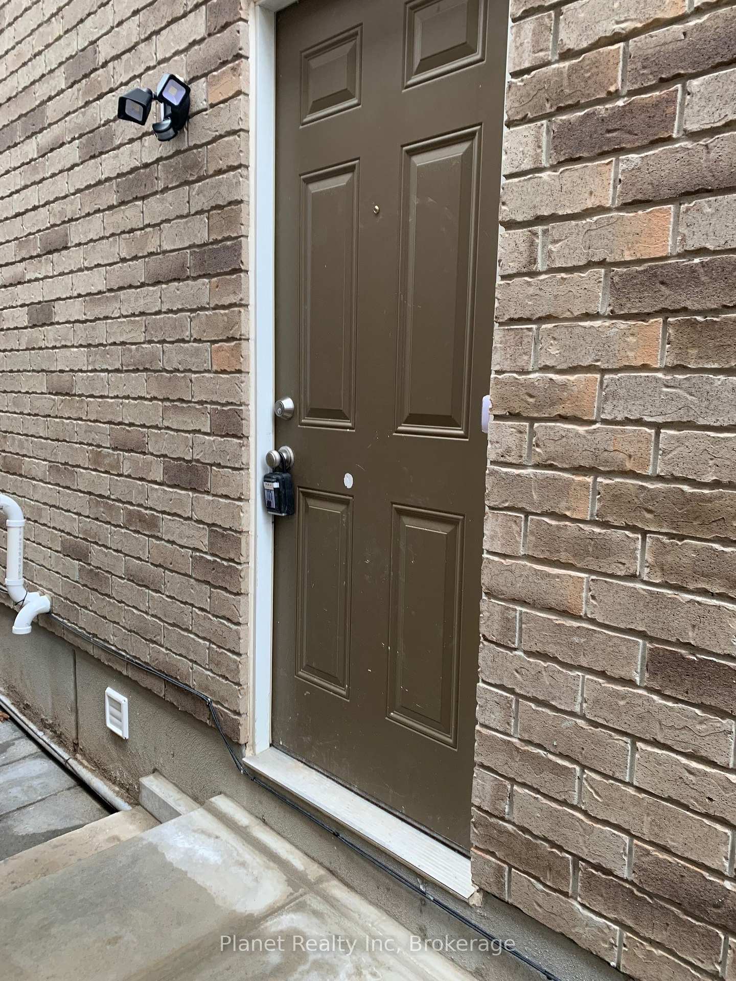 Photo 17 of Unit Lower, 22 Dudley Drive, Guelph, Kortright East — HOMEH