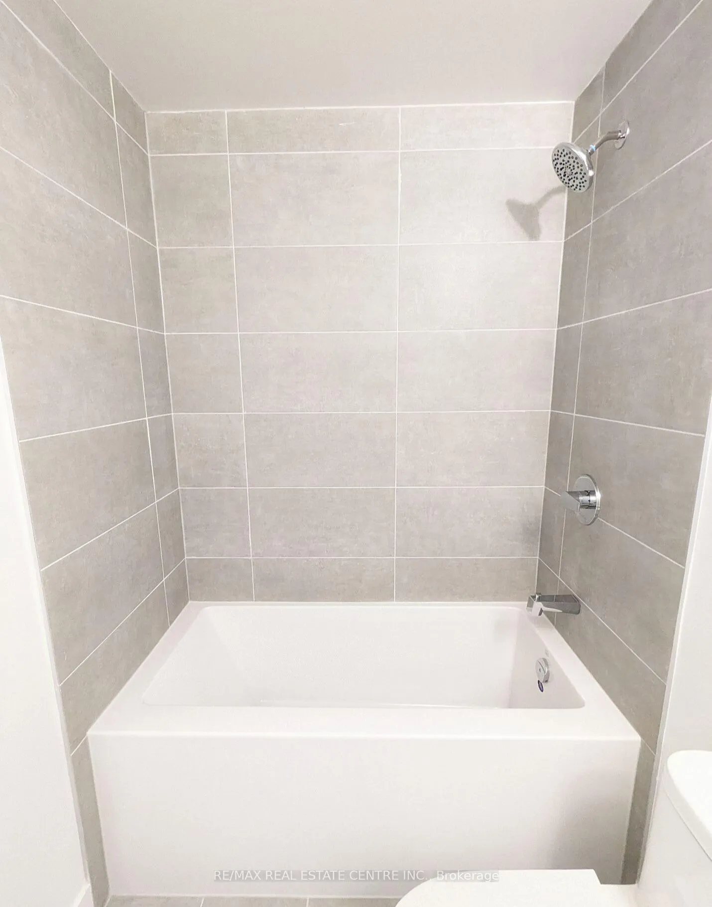 Photo 9 of Unit 305, 2450 Old Bronte Road, Oakville, Westmount — HOMEH