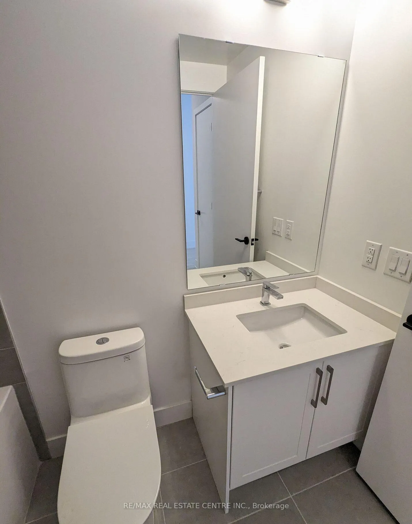 Photo 10 of Unit 305, 2450 Old Bronte Road, Oakville, Westmount — HOMEH