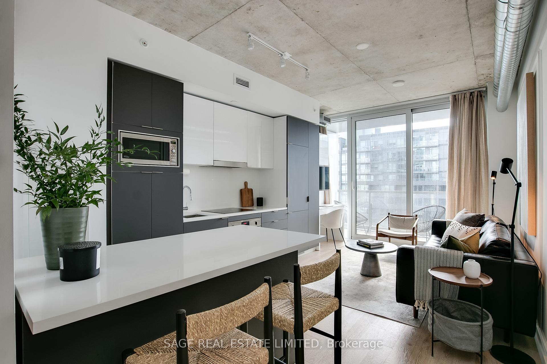Photo 1 of Unit 807, 170 Bayview Avenue, Toronto, Waterfront Communities — HOMEH