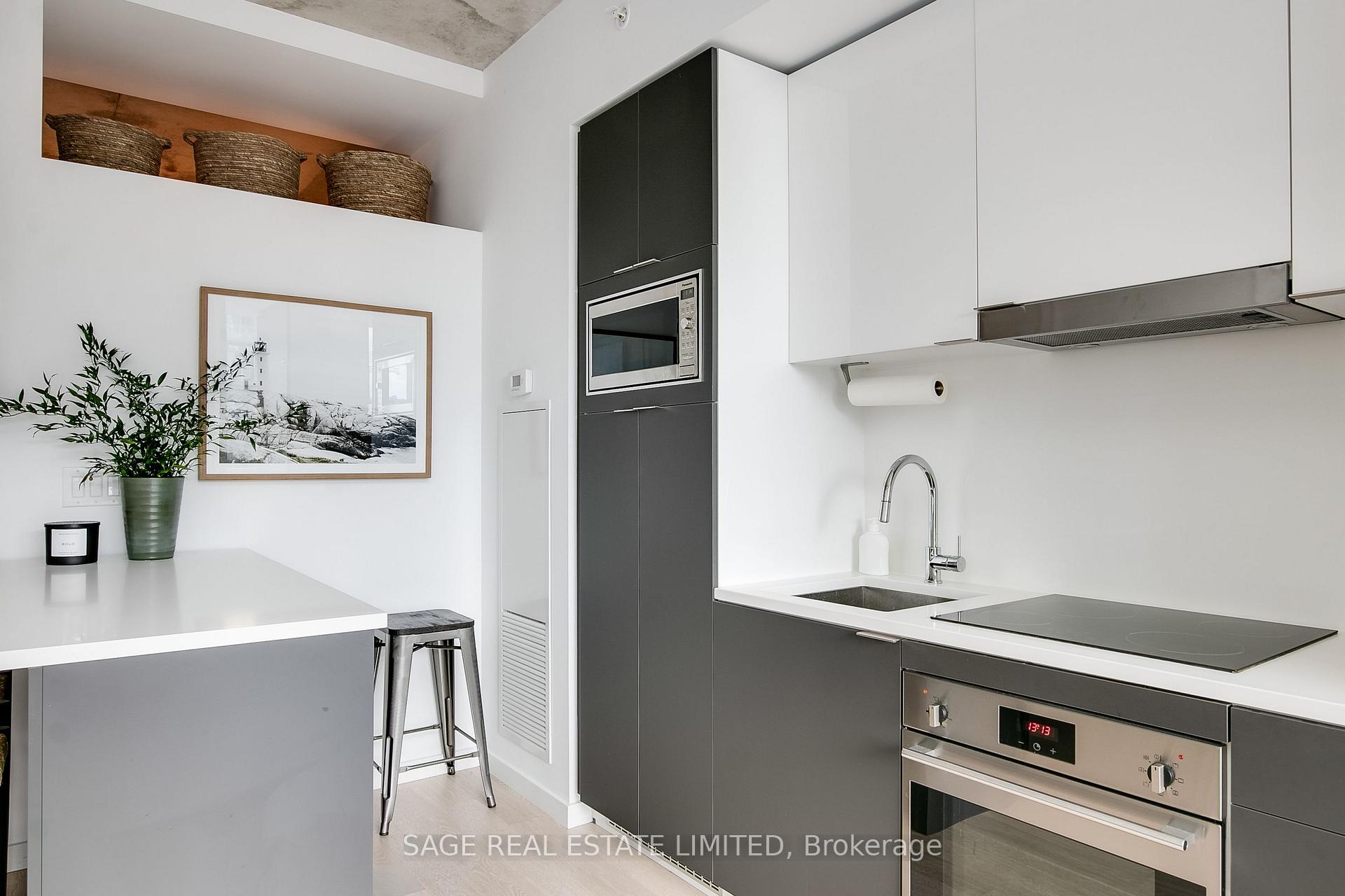 Photo 6 of Unit 807, 170 Bayview Avenue, Toronto, Waterfront Communities — HOMEH