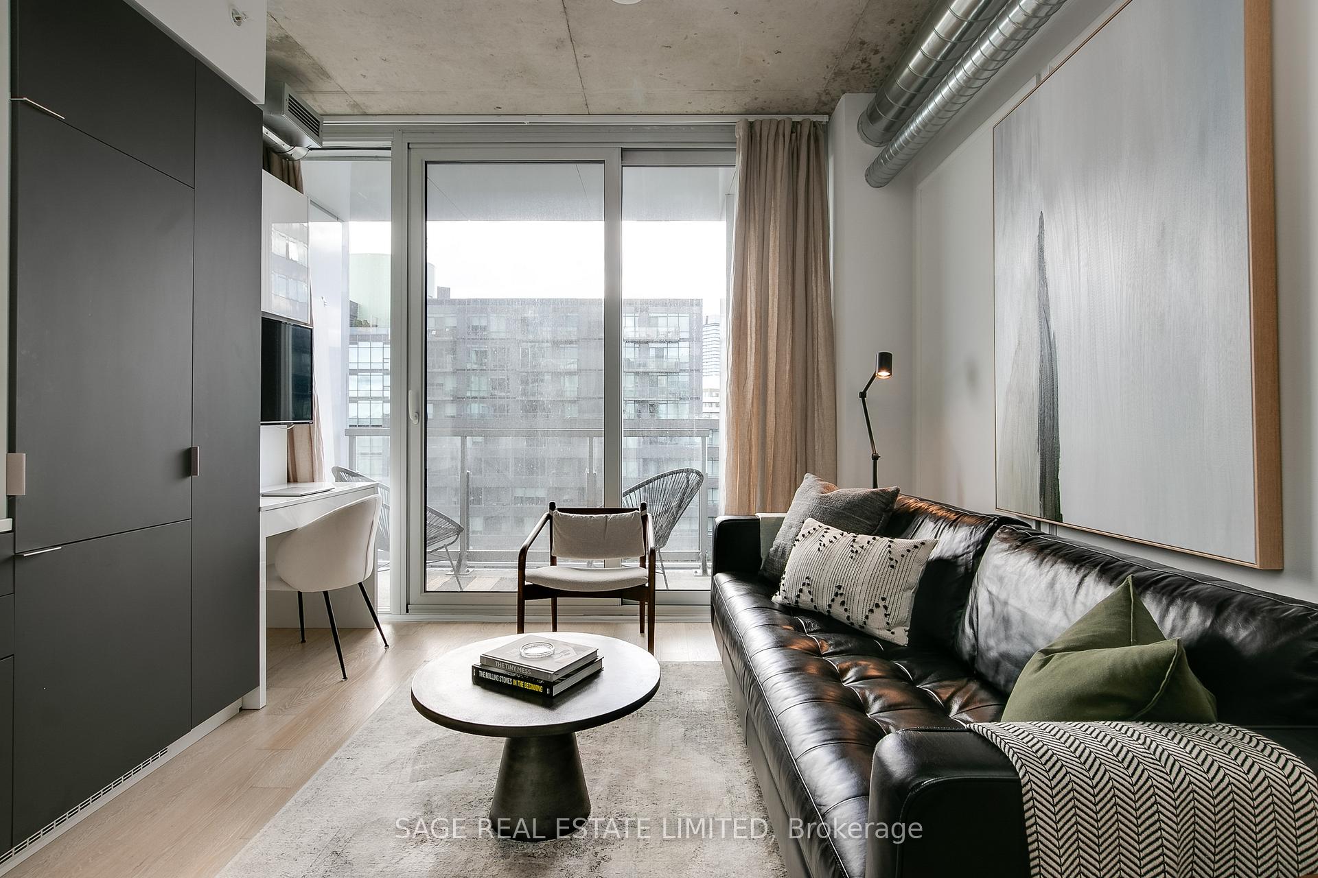 Photo 4 of Unit 807, 170 Bayview Avenue, Toronto, Waterfront Communities — HOMEH