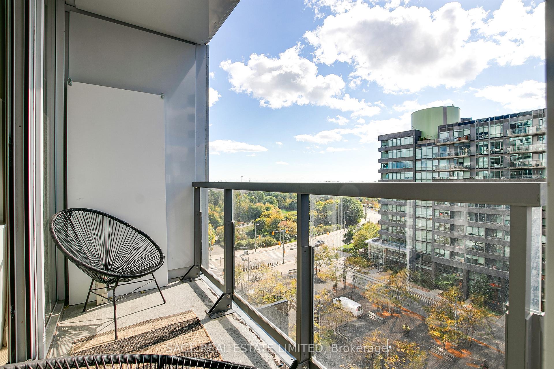 Photo 5 of Unit 807, 170 Bayview Avenue, Toronto, Waterfront Communities — HOMEH