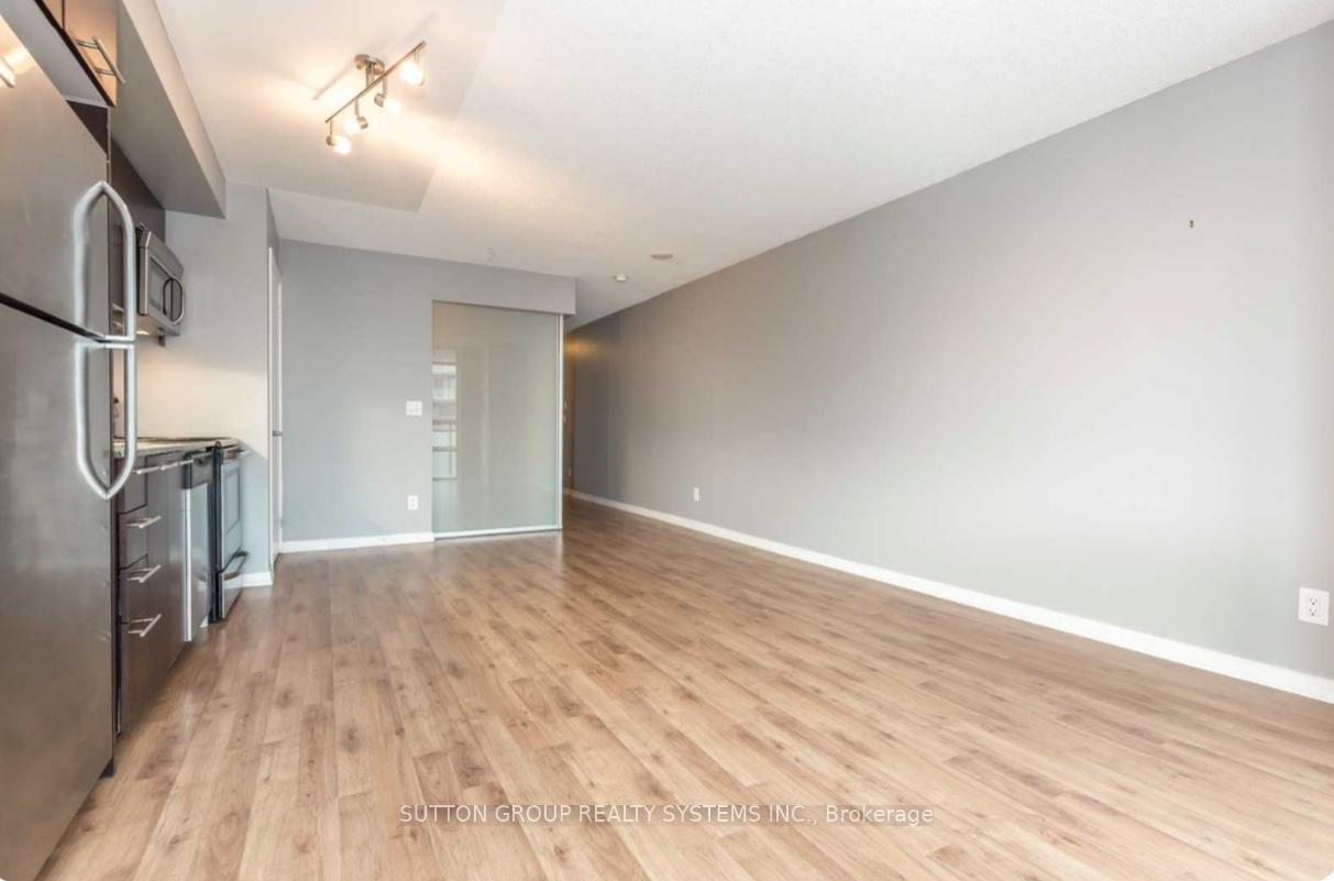 Photo 5 of Unit 1529, 38 Joe Shuster Way, Toronto, Niagara — HOMEH