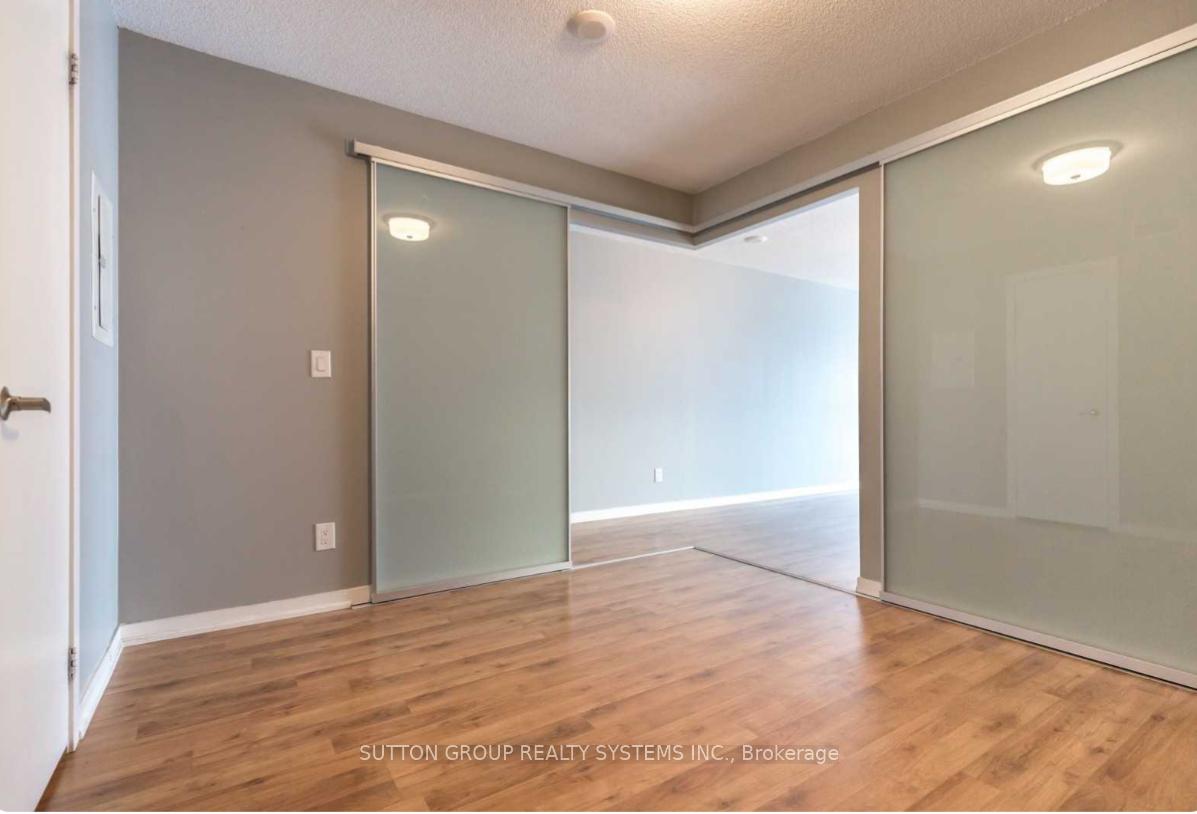 Photo 6 of Unit 1529, 38 Joe Shuster Way, Toronto, Niagara — HOMEH