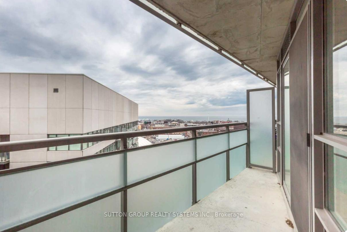 Photo 2 of Unit 1529, 38 Joe Shuster Way, Toronto, Niagara — HOMEH