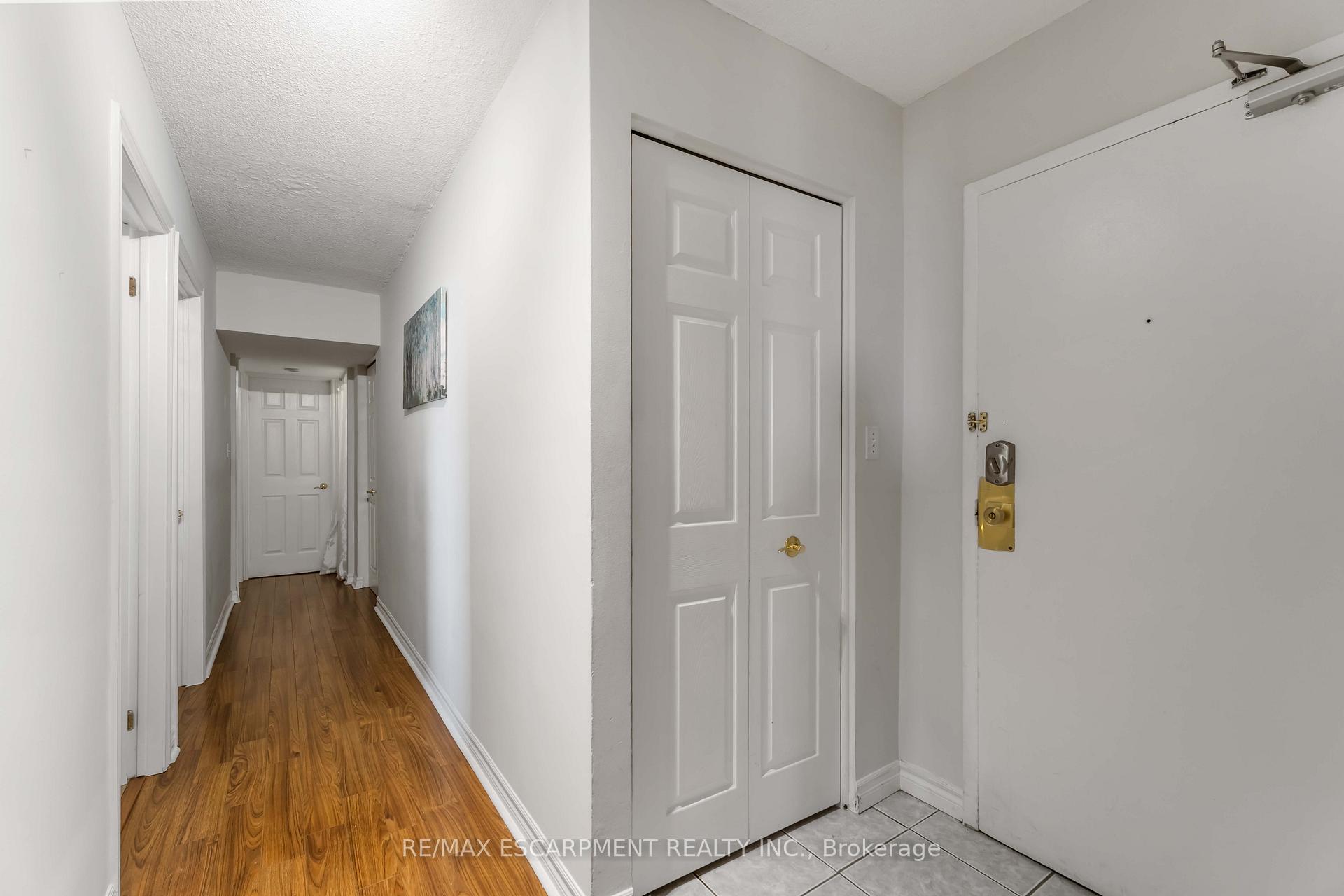 Photo 7 of Unit 1004, 75 Glenburn Court, Hamilton, Riverdale — HOMEH