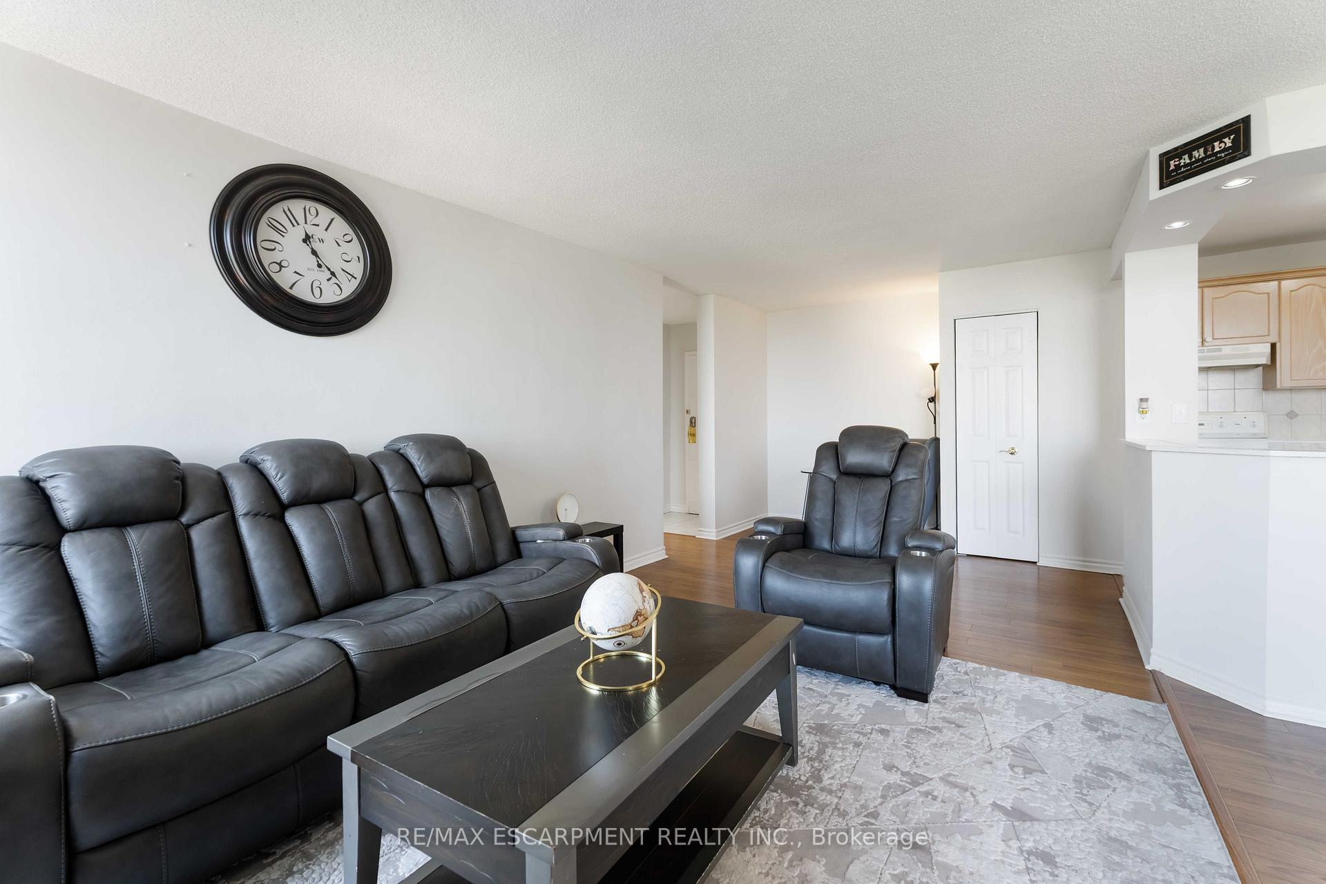 Photo 10 of Unit 1004, 75 Glenburn Court, Hamilton, Riverdale — HOMEH