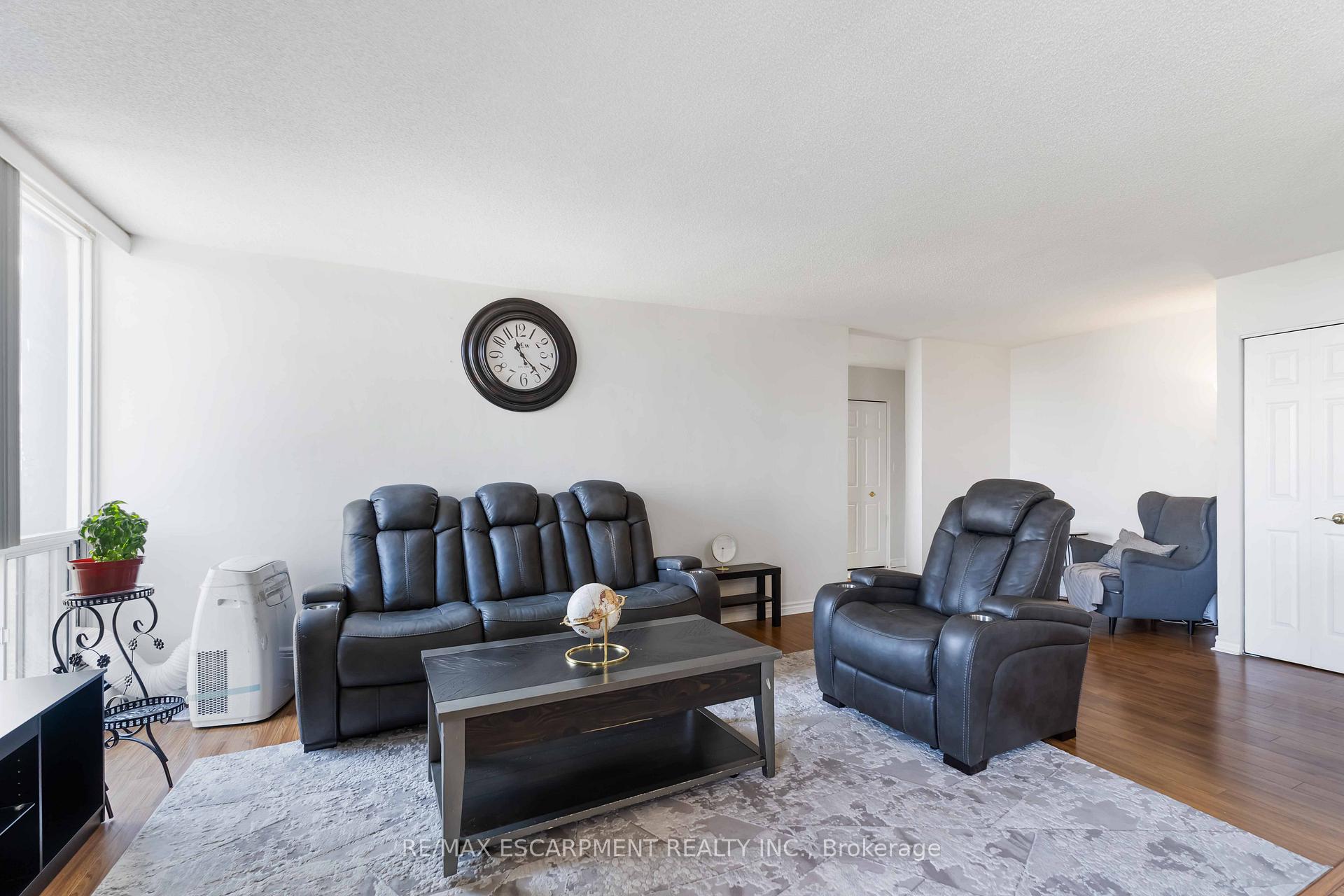 Photo 4 of Unit 1004, 75 Glenburn Court, Hamilton, Riverdale — HOMEH