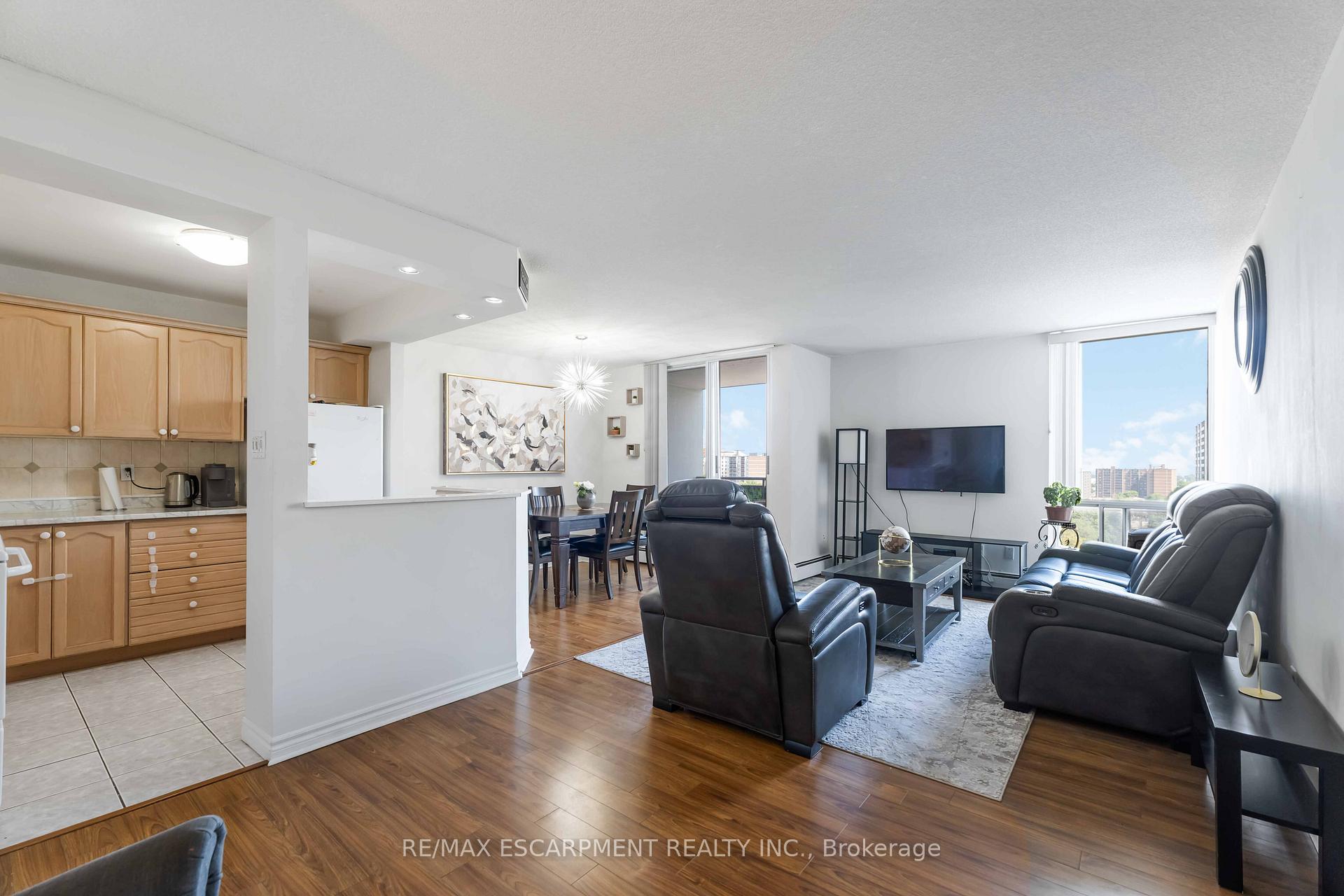 Photo 2 of Unit 1004, 75 Glenburn Court, Hamilton, Riverdale — HOMEH