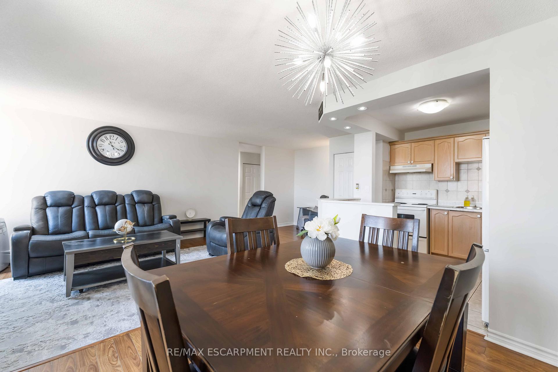 Photo 8 of Unit 1004, 75 Glenburn Court, Hamilton, Riverdale — HOMEH