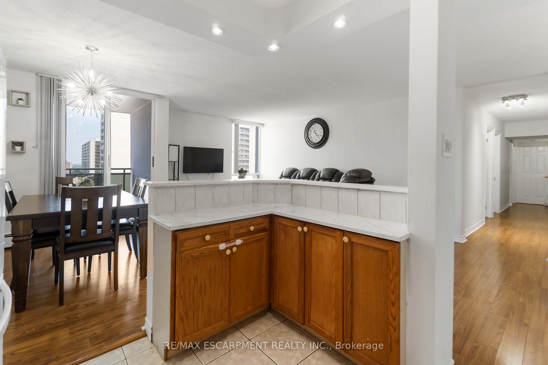 Photo 19 of Unit 1004, 75 Glenburn Court, Hamilton, Riverdale — HOMEH