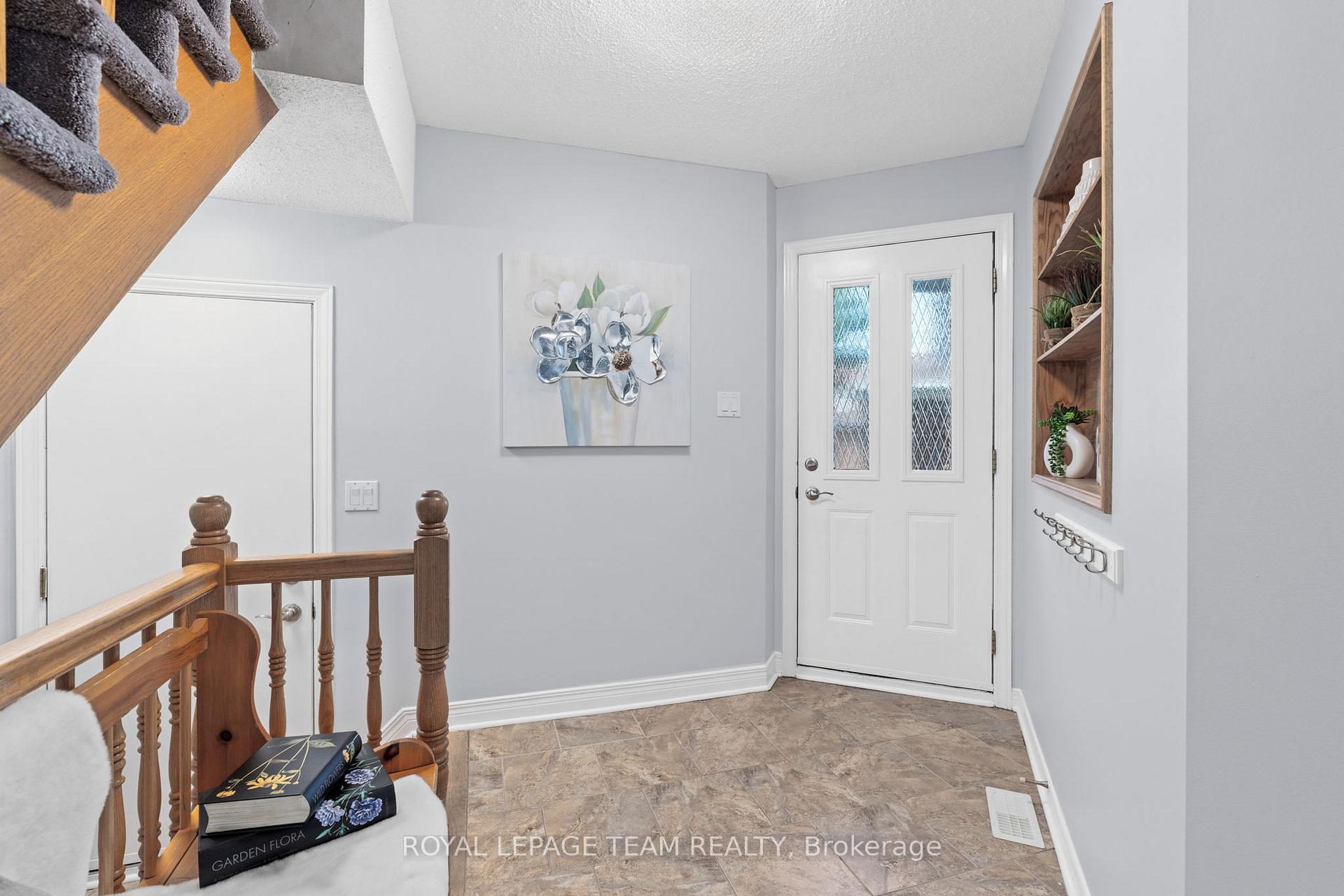 Photo 3 of 71 Grenadier Way, Ottawa, Barrhaven - Longfields — HOMEH