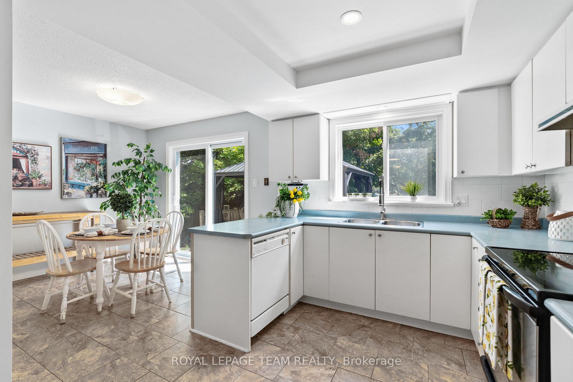 Photo 12 of 71 Grenadier Way, Ottawa, Barrhaven - Longfields — HOMEH
