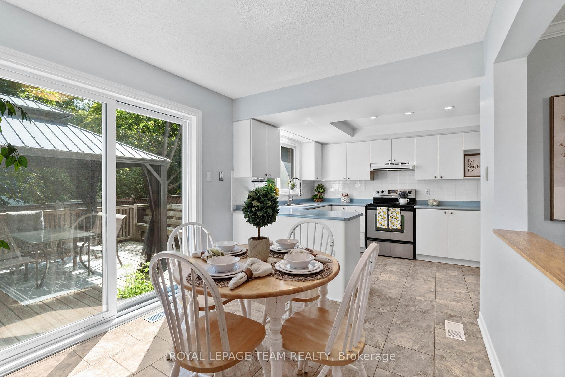 Photo 14 of 71 Grenadier Way, Ottawa, Barrhaven - Longfields — HOMEH