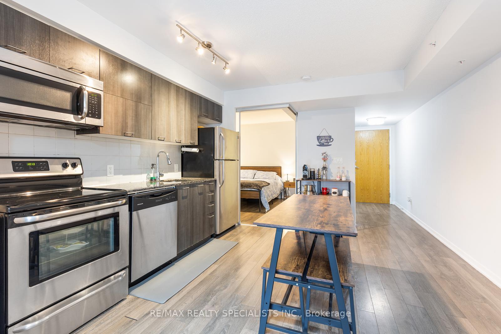 Photo 4 of Unit 1110, 20 Joe Shuster Way, Toronto, Niagara — HOMEH