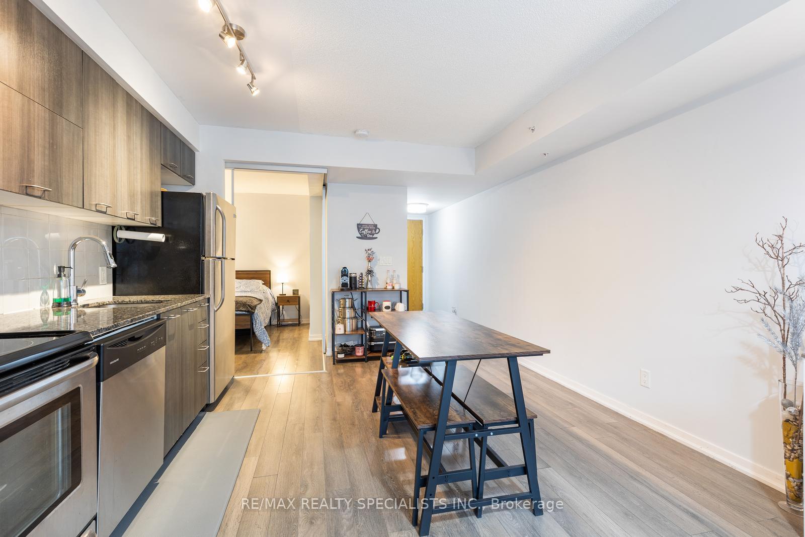Photo 8 of Unit 1110, 20 Joe Shuster Way, Toronto, Niagara — HOMEH