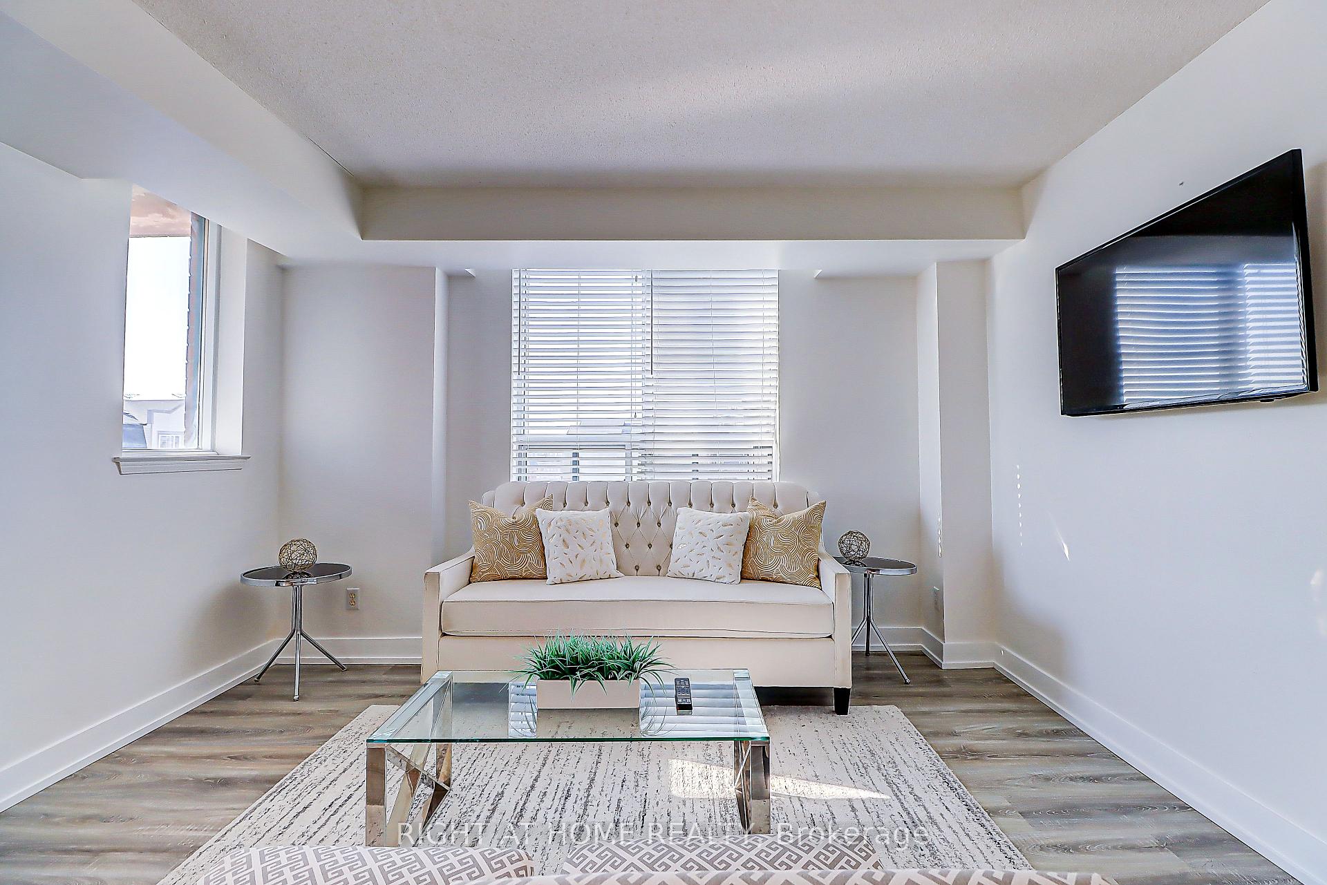 Front of Unit 404, 1625 Pickering Parkway