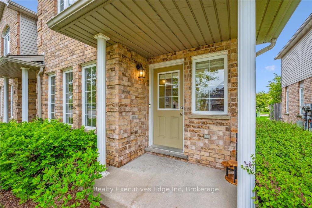 Photo 13 of Unit 5, 210 Dawn Avenue, Guelph, Clairfields/Hanlon Business Park — HOMEH