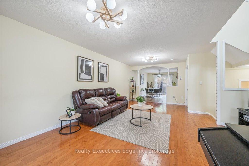 Photo 4 of Unit 5, 210 Dawn Avenue, Guelph, Clairfields/Hanlon Business Park — HOMEH