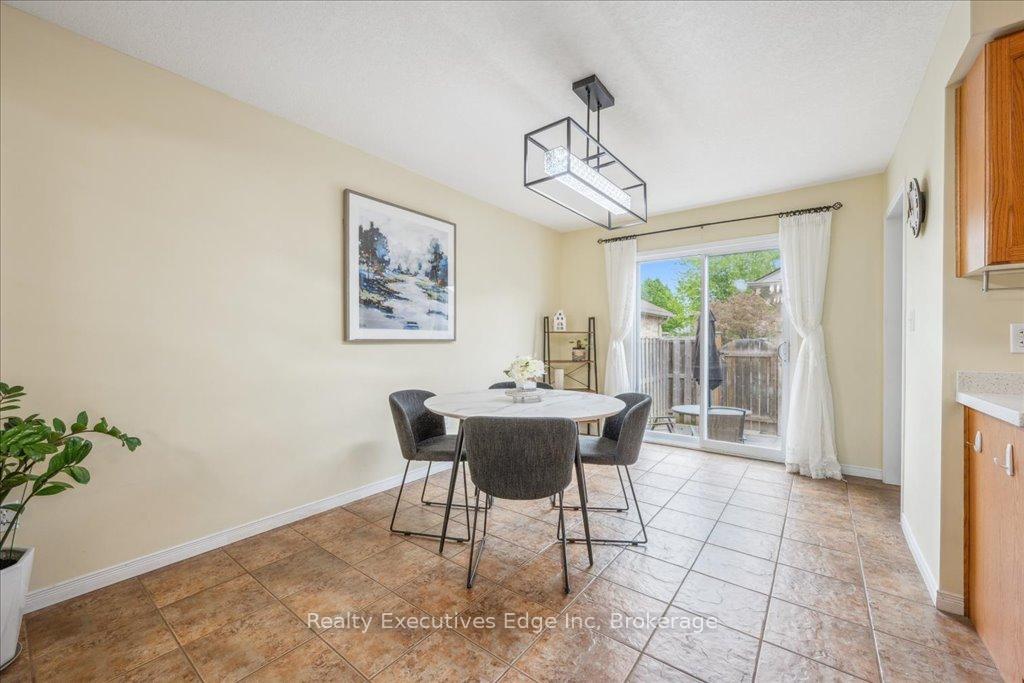 Photo 12 of Unit 5, 210 Dawn Avenue, Guelph, Clairfields/Hanlon Business Park — HOMEH