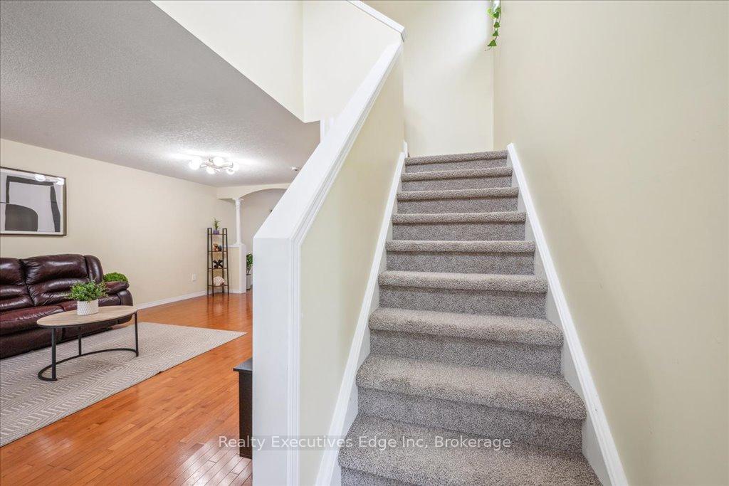 Photo 11 of Unit 5, 210 Dawn Avenue, Guelph, Clairfields/Hanlon Business Park — HOMEH