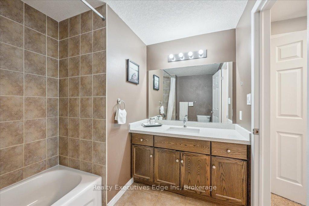 Photo 19 of Unit 5, 210 Dawn Avenue, Guelph, Clairfields/Hanlon Business Park — HOMEH