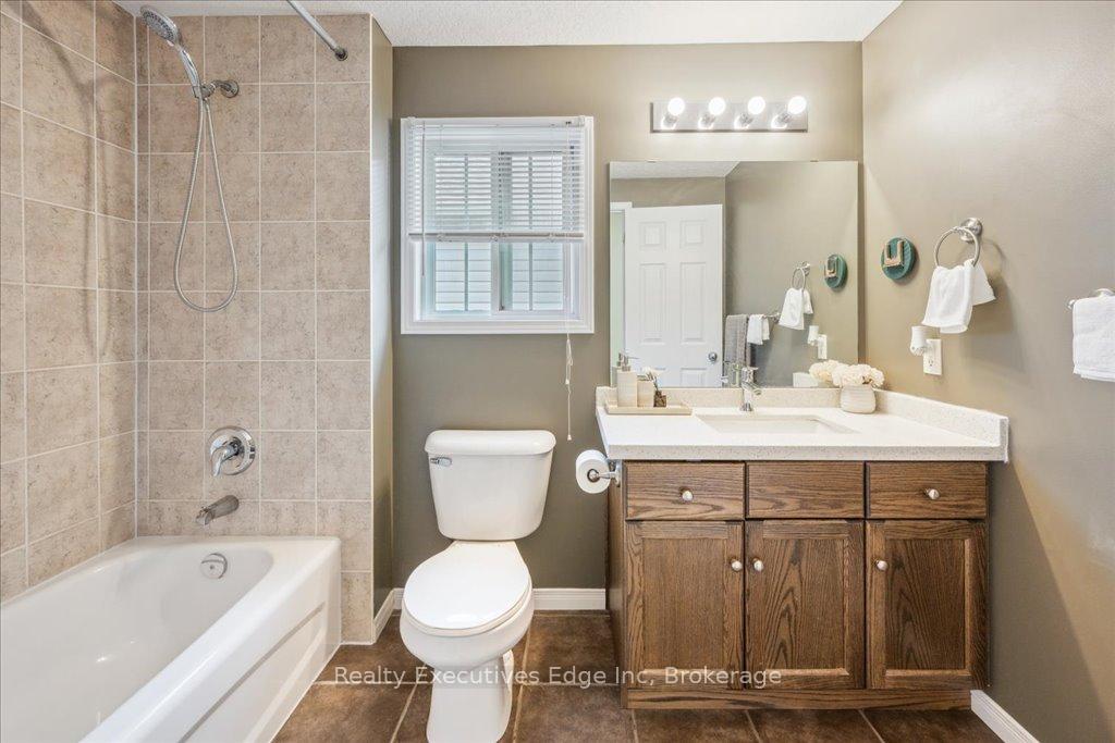 Photo 26 of Unit 5, 210 Dawn Avenue, Guelph, Clairfields/Hanlon Business Park — HOMEH