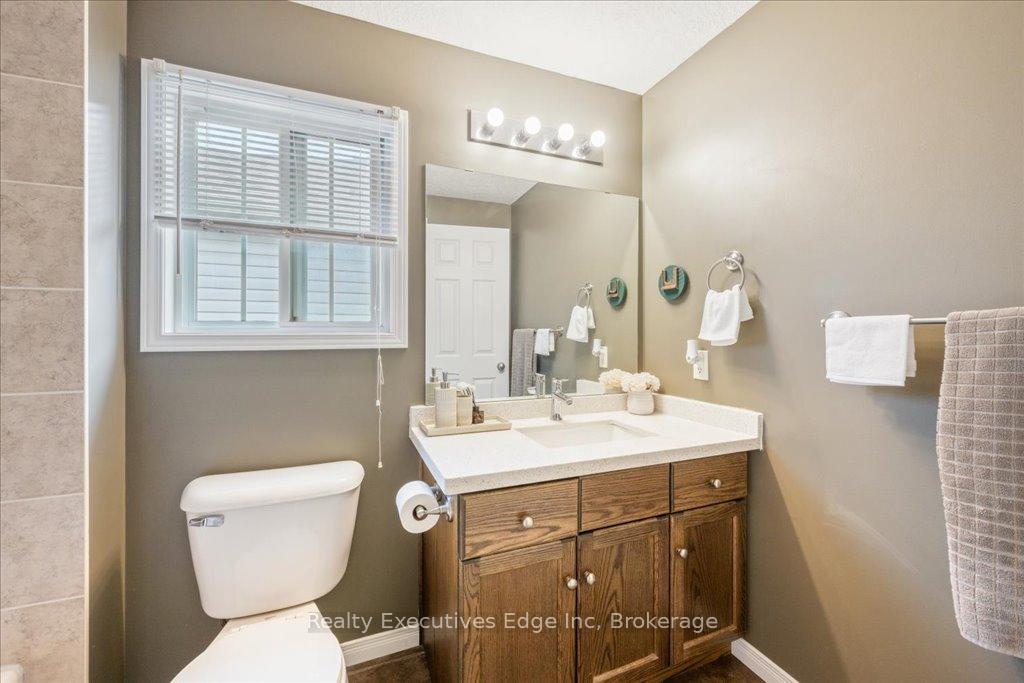 Photo 25 of Unit 5, 210 Dawn Avenue, Guelph, Clairfields/Hanlon Business Park — HOMEH