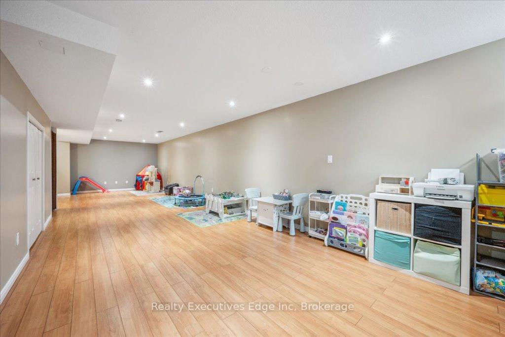 Photo 30 of Unit 5, 210 Dawn Avenue, Guelph, Clairfields/Hanlon Business Park — HOMEH