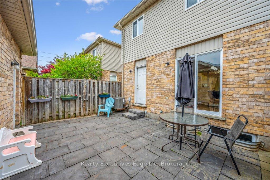 Photo 31 of Unit 5, 210 Dawn Avenue, Guelph, Clairfields/Hanlon Business Park — HOMEH