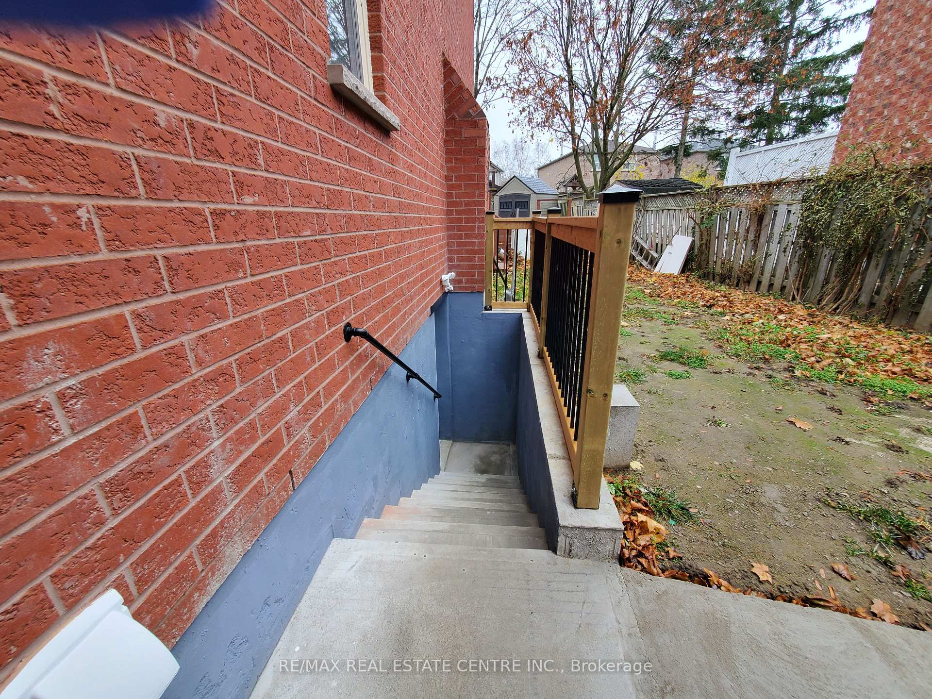 Photo 3 of Unit Lower, 335 Cundles Road W, Barrie, Northwest — HOMEH