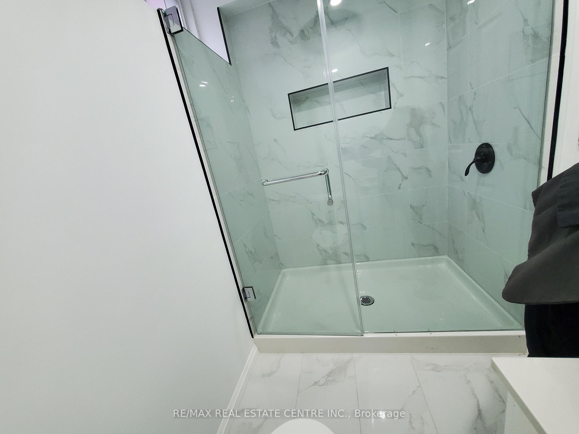 Photo 12 of Unit Lower, 335 Cundles Road W, Barrie, Northwest — HOMEH