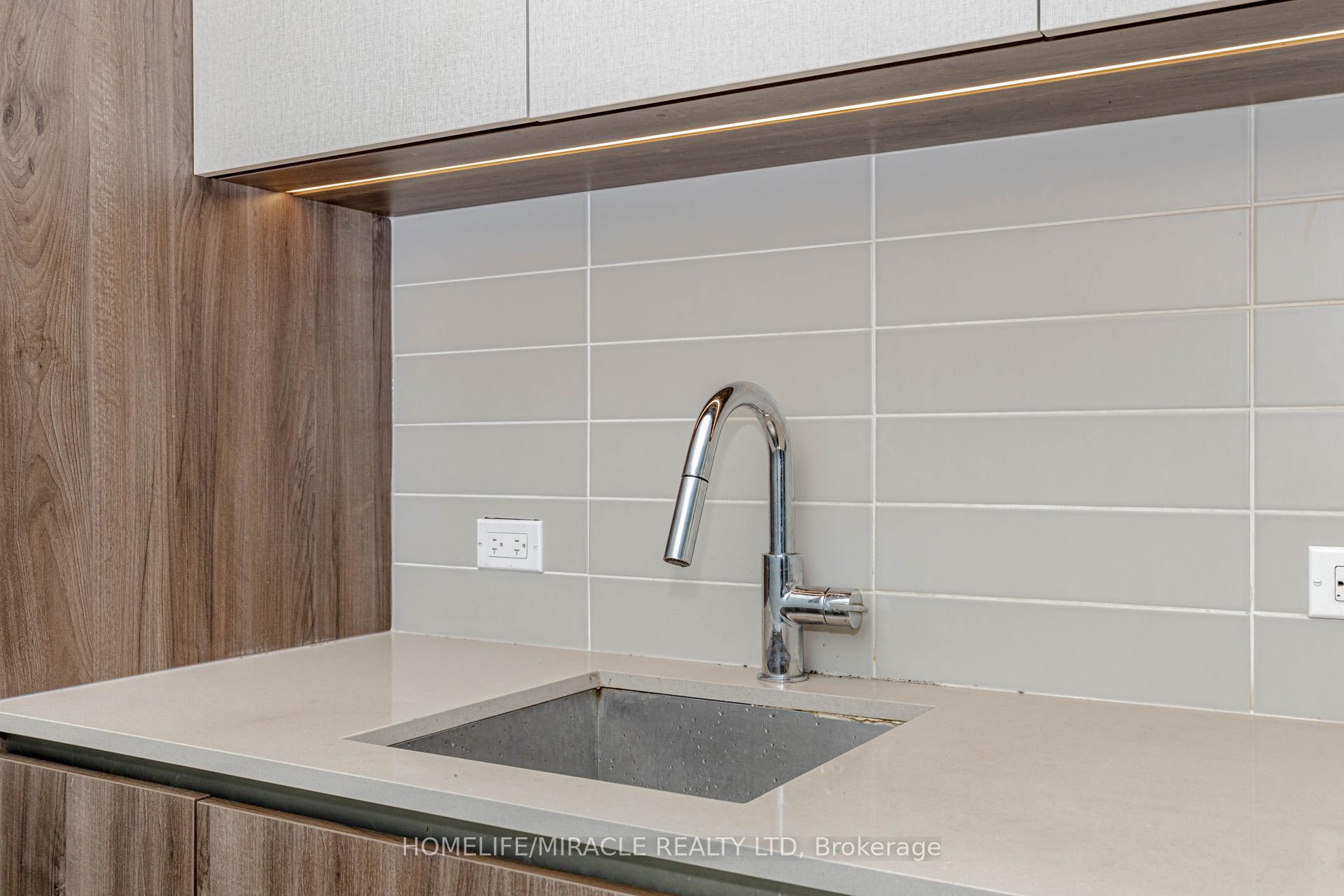 Photo 14 of Unit 501, 7890 Jane Street, Vaughan, Vaughan Corporate Centre — HOMEH