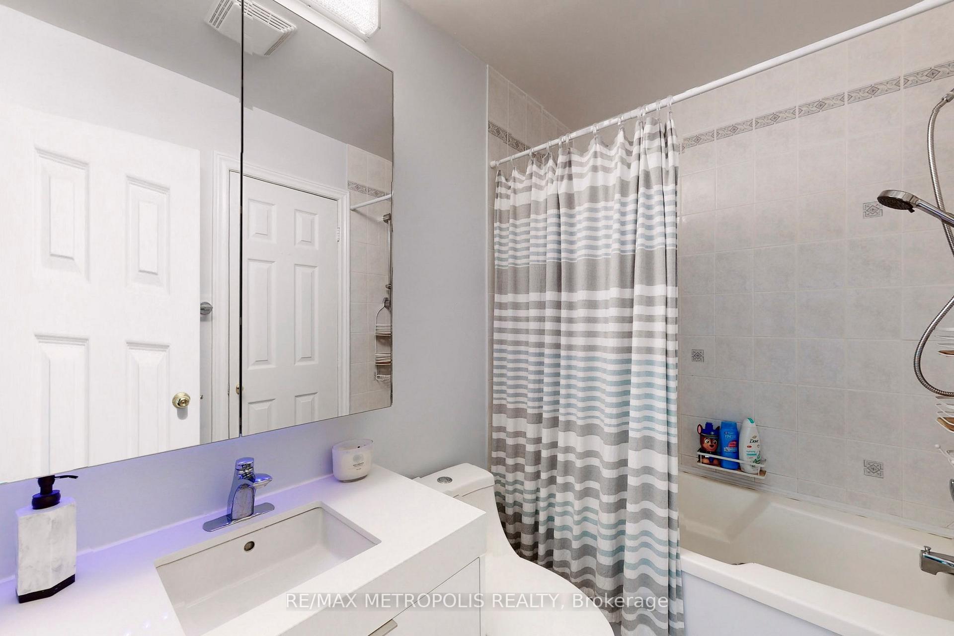 Photo 19 of 50 Mosaics Avenue, Aurora, Aurora Highlands — HOMEH