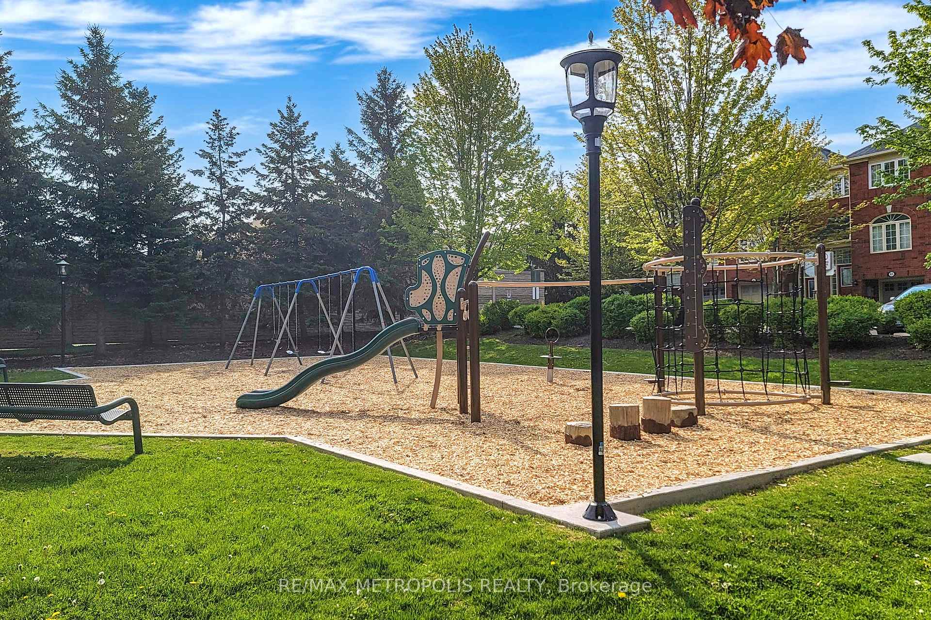 Photo 38 of 50 Mosaics Avenue, Aurora, Aurora Highlands — HOMEH