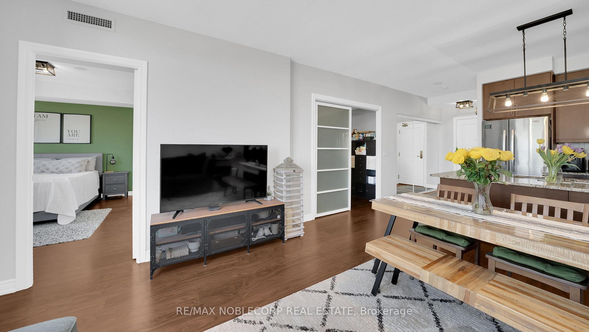 Photo 15 of Unit 1515, 9245 Jane Street, Vaughan, Maple — HOMEH